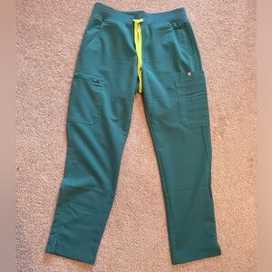 FIGS Petite Cargo Scrub Pants Cactus Green